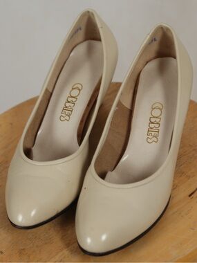 Cream Classic Women's Round-Toe Heels
